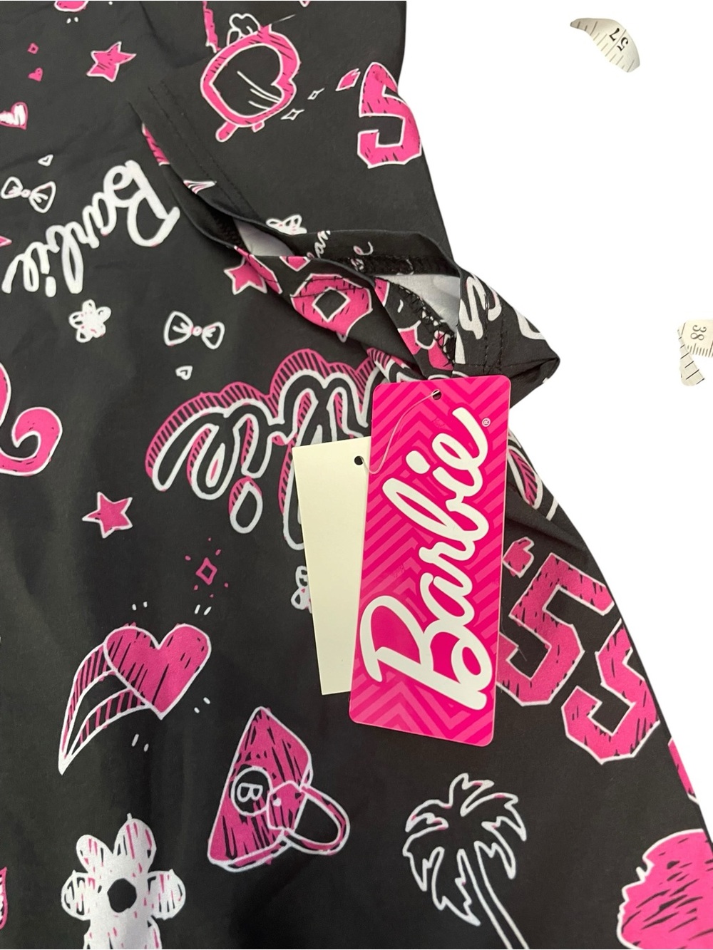 Barbie Black & Pink Graphic women’s scrub top size 2xl ptp 24” - Picture 3 of 4